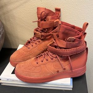 Nike Special Field Air Force 1 High-Dusty Peach